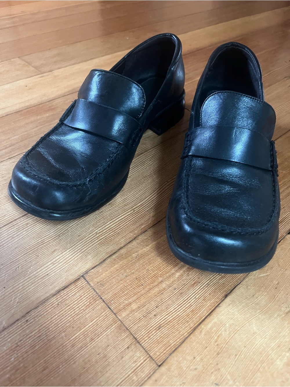 Predictions Black Leather Women's Slip-On Loafers